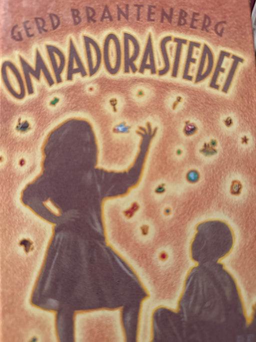 Ompadorastedet (Innbundet) - Bokia.no