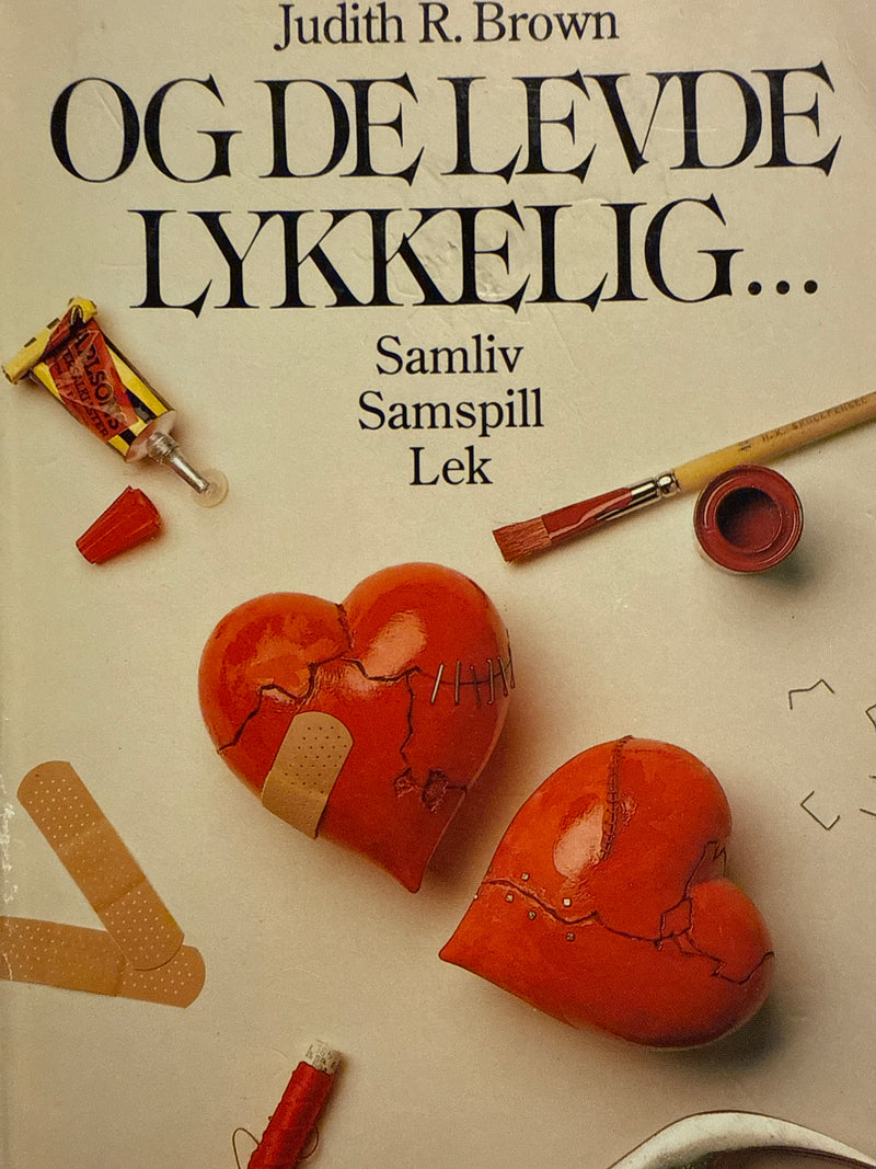 Og de levde lykkelig (Pocket) - Bokia.no