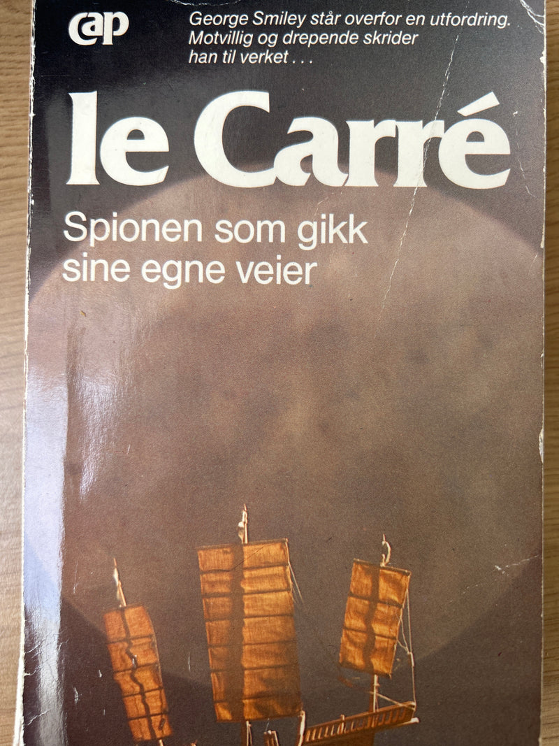 Spionen som gikk sine egne veier (Pocket) - Bokia.no