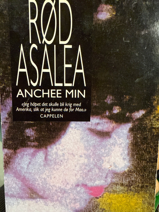 Rød Asalea (Pocket) - Bokia.no