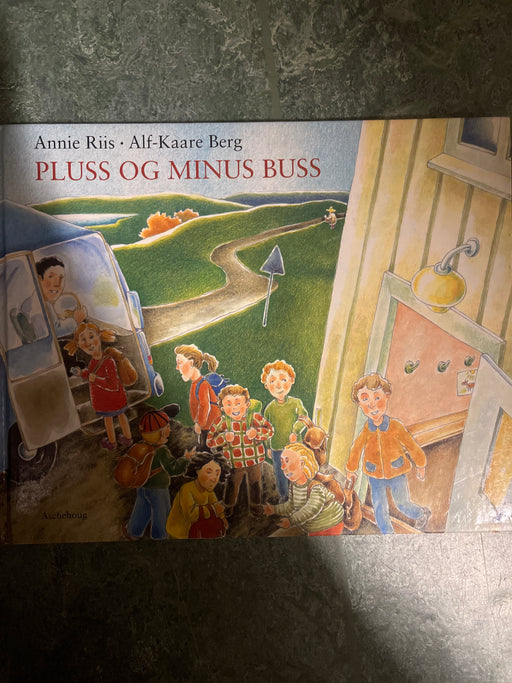 Pluss og minus buss (Innbundet) - Bokia.no
