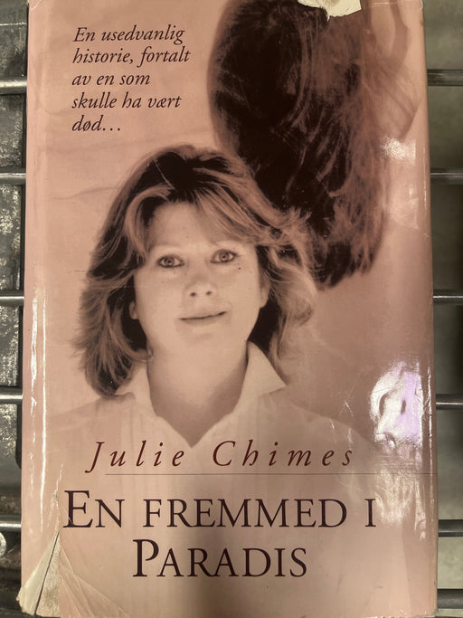 En fremmed i paradis (Innbundet) - Bokia.no