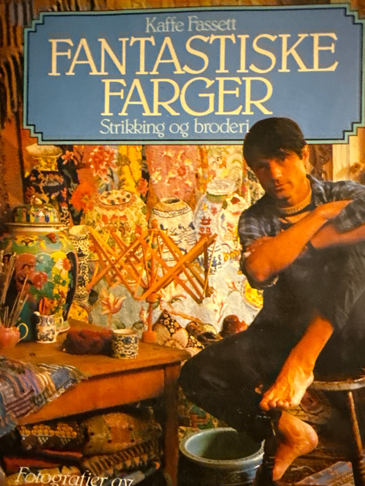 Fantastiske farger : strikking og broderi (Innbundet) - Bokia.no