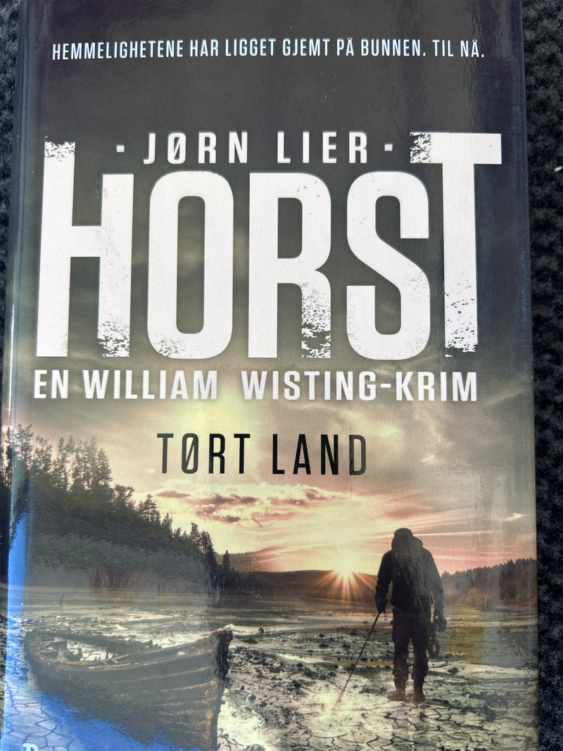 Tørt land (Innbundet) - Bokia.no
