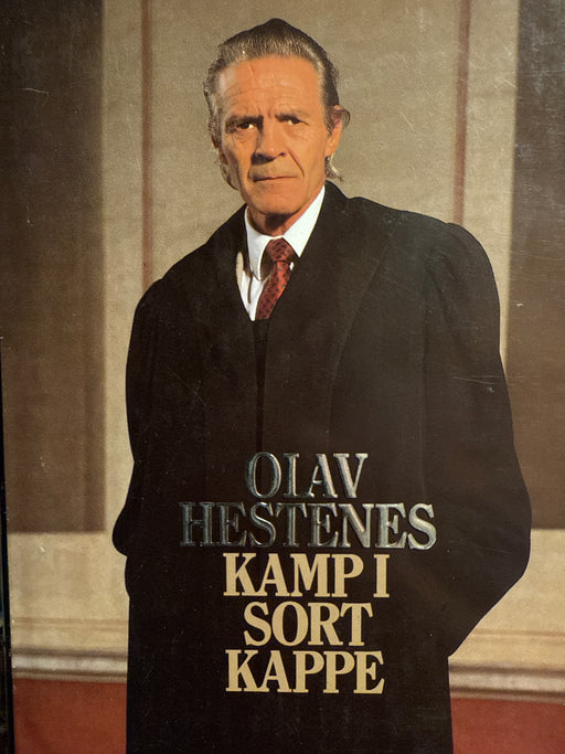 Kamp i sort kappe (Innbundet) - Bokia.no