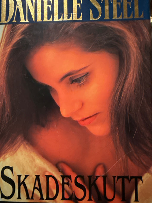 Skadeskutt (Innbundet) - Bokia.no