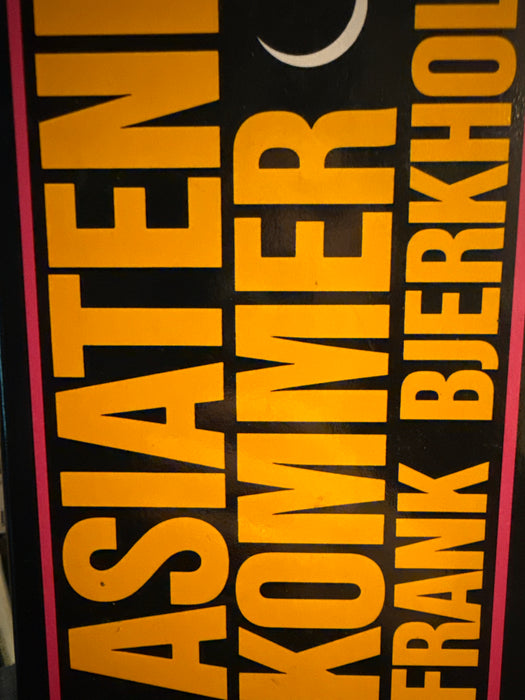 Asiatene kommer (Innbundet) - Bokia.no