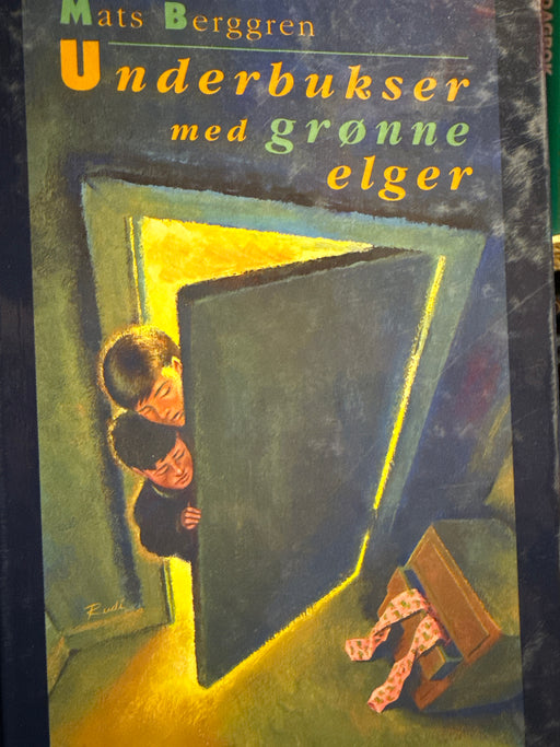 Underbukser med grønne elger (Innbundet) - Bokia.no