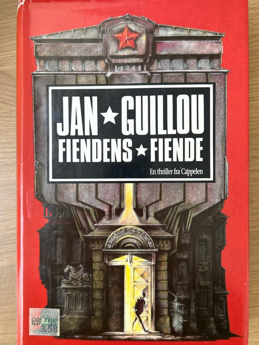 Fiendens fiende (Innbundet) - Bokia.no