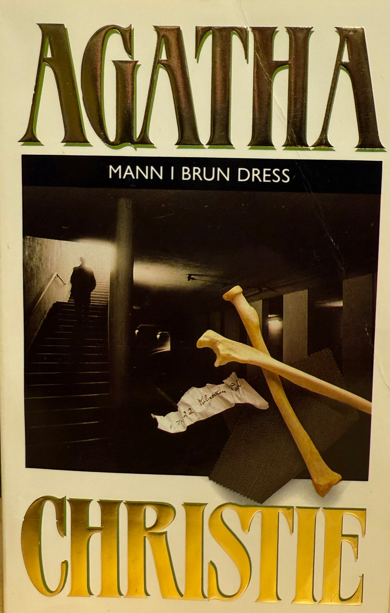 Mann i brun dress (Pocket) - Bokia.no