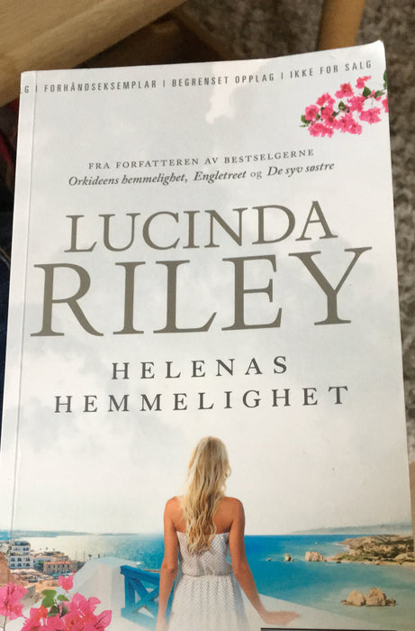 Helenas hemmelighet 9788202536824  Brukte bøker