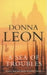 A sea of troubles 9780099415169 Donna Leon Brukte bøker