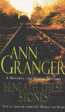 Beneath These Stones 9780747256434 Ann Granger Brukte bøker