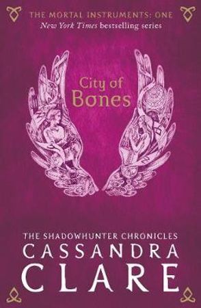 City of bones 9781406362169 Cassandra Clare Brukte bøker