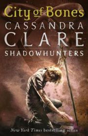 City of bones: mortal instruments series 1 9781406307627 Cassandra Clare Brukte bøker