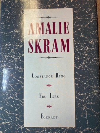 Bilde av Constance Ring av Fru Ines, en innbundet norsk skjønnlitteraturbok for voksne utgitt av Gyldendal Norsk Forlag AS.