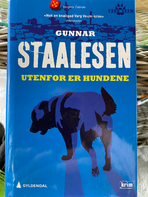 Utenfor er hundene: kriminalroman - Bokia.no