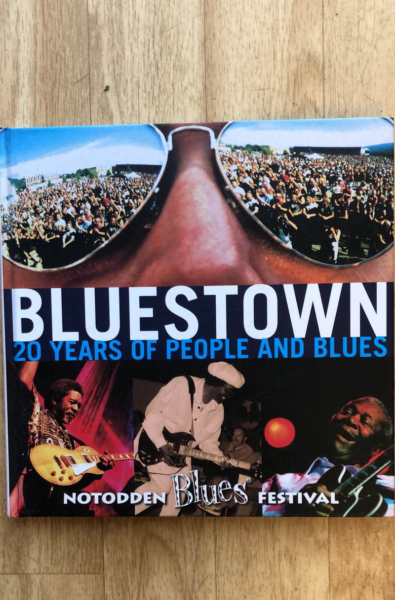 Bluestown - Bokia.no