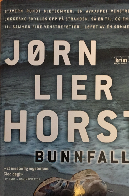 Bunnfall : kriminalroman - Bokia.no