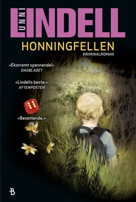 Bokomslag for kriminalromanen Honningfellen med tittel og forfatter, viser en mørk, spennende design for en spennende krimroman
