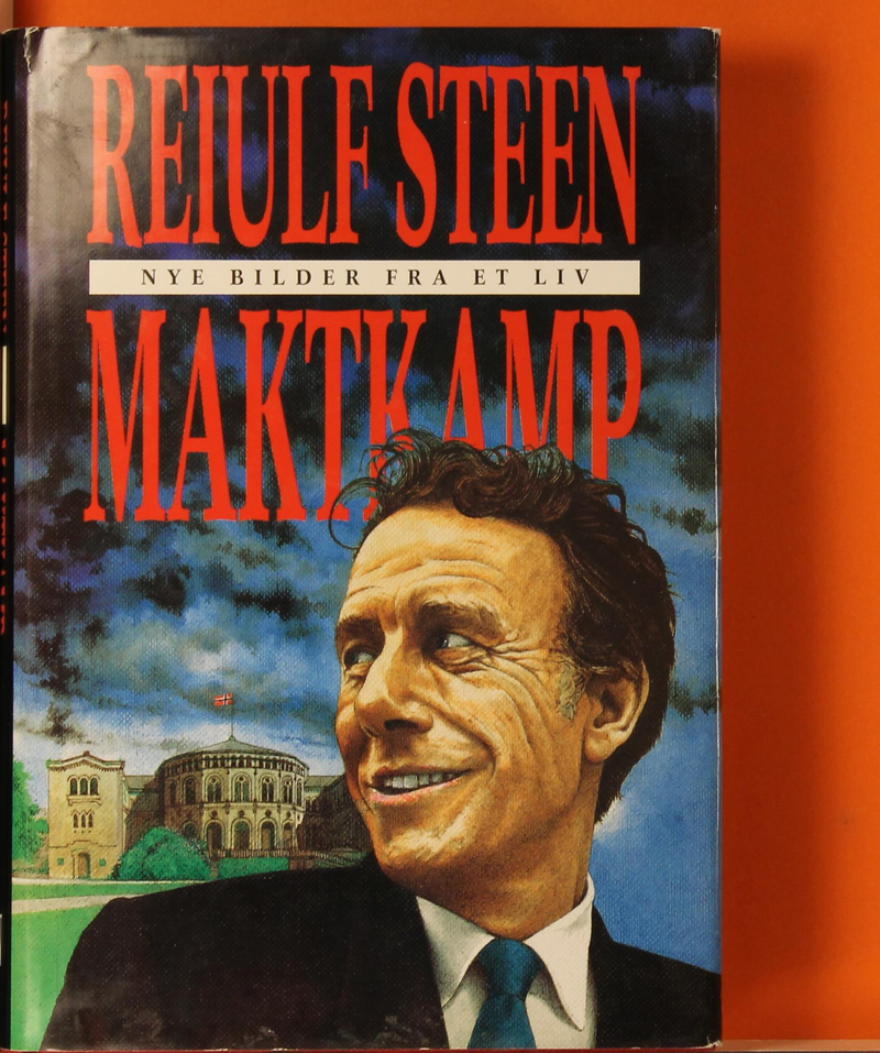 Maktkamp (Innbundet) - Bokia.no