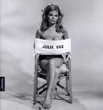 Naken 9788203227066 Julie Ege Brukte bøker