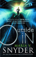 Outside in 9780778304135 Maria V. Snyder Brukte bøker