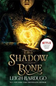 Shadow and bone 9781510109063 Leigh Bardugo Brukte bøker