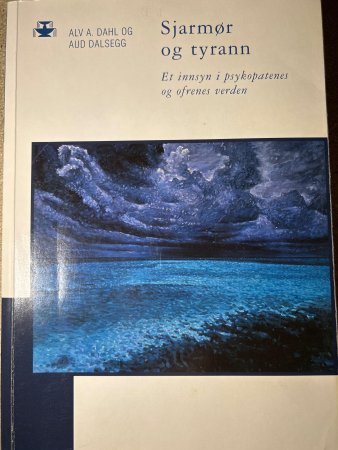 Sjarmør og tyrann 9788251834551 Aud Dalsegg Alv A. Dahl Brukte bøker