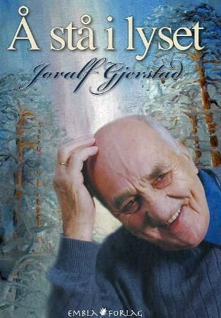 Å stå i lyset 9788292577172 Joralf Gjerstad Brukte bøker