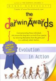 The Darwin awards: evolution in action 9780452283442 Wendy Northcutt Brukte bøker
