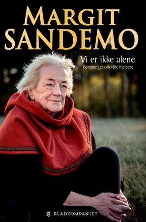 Vi er ikke alene 9788251690492 Margit Sandemo Brukte bøker
