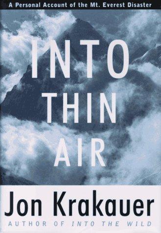 Innbundet bok "Into Thin Air" av Jon Krakauer, personlig beretning om Everest-ulykken, med bokomslag og tittel synlig.