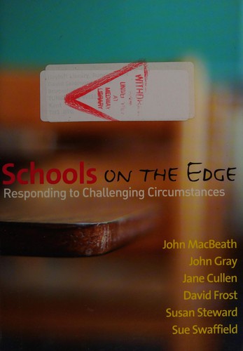 Schools on the edge: responding to challenging circumstances (Pocket) - Bokia.no