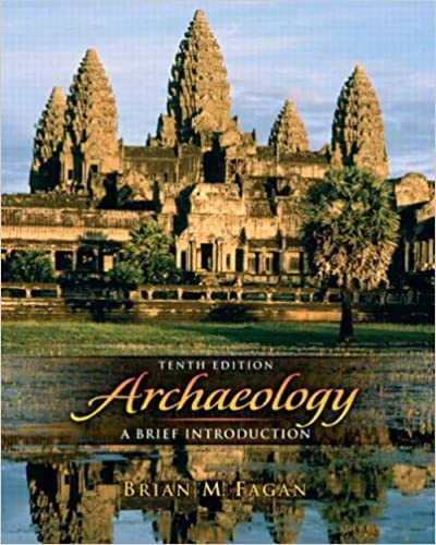 Bokomslag for 'Archaeology: a brief introduction' pocketutgave av Pearson, viser arkeologiske funn og utgravningsscener.