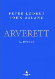 Klar jus fra Gyldendal med navnet Arverett, vist i en klar glassflaske med etikett, klar til servering.