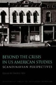 Bokomotiv: Pocket utgave av Beyond the Crisis in US American Studies, politikkbok med Scandinavian perspectives, av Bokia.no