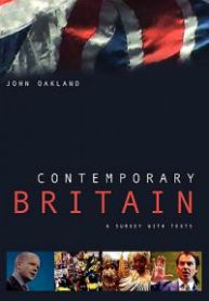 Pocketbok om moderne Storbritannia, politikk, med tekster, utgitt av Taylor & Francis, viser bokens omslag med tittel og design.