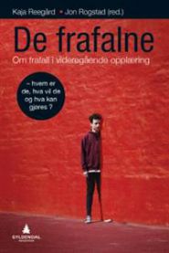 Bilde av boka "De frafalne" innen pedagogikk av Gyldendal, vises med åpen bok og utdrag i en studieinnstilling