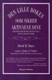 En illustrasjon av Den lille boken som sikrer aktivaene dine, en finansbok fra Hegnar Media, med åpen side og penner.