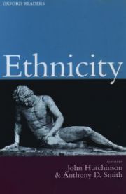 Bok om etnisitet i sosiologi fra Oxford University Press, viser et mangfold av mennesker i ulike kulturelle antrekk.