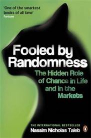 Bokomslag for "Fooled by Randomness" av Penguin, økonomi og finans, viser bokens tittel og coverdesign.