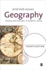 Pocket Geography-geofagbok fra Sage Publications med bilder av kart og geografiske konsepter.