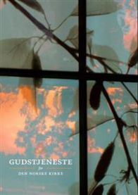 Bok med gudstjeneste for Den norske kirke, pocketutgave av Eide forlag, viser en åpen bibel og kirkelige symboler.