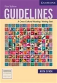 Bok om tverrkulturell lesing og skriving i språk og lingvistikk, vist med forsiden av "Guidelines" i lommeutgave.