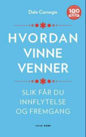 Bok i pocketutgave av "Hvordan vinne venner" av Lille Måne, om relasjoner, innflytelse og personlig utvikling, vist i bildet.