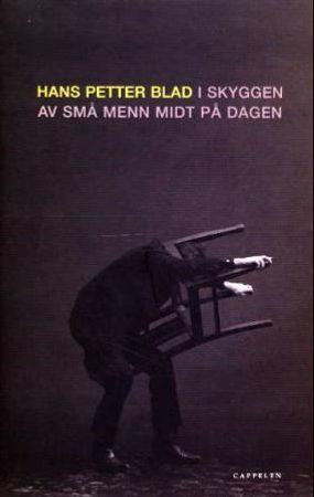 I skyggen av små menn midt på dagen