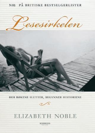 Lesesirkelen innbundet roman fra Forlaget Vigmostad & Bjørke, vises med bokomslag og åpen bok på et bord.
