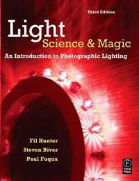 Bilde av "Light Science and Magic" pocketbok om fotografering og belysning, utgitt av Focal Press, med illustrasjoner av lyssetting.
