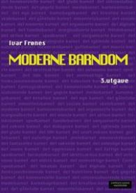 Sosiologi-bok om moderne barndom av Cappelen Damm, med åpen bok og illustrasjoner på forsiden